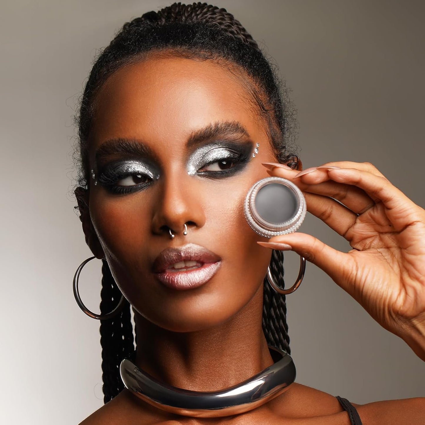 Oulac Matte Eyeshadow - Black Matte Finish Blendable Smokey Eye, Waterproof & Longwear Up to 12H Intense Color for Halloween Makeup, Goth Makeup